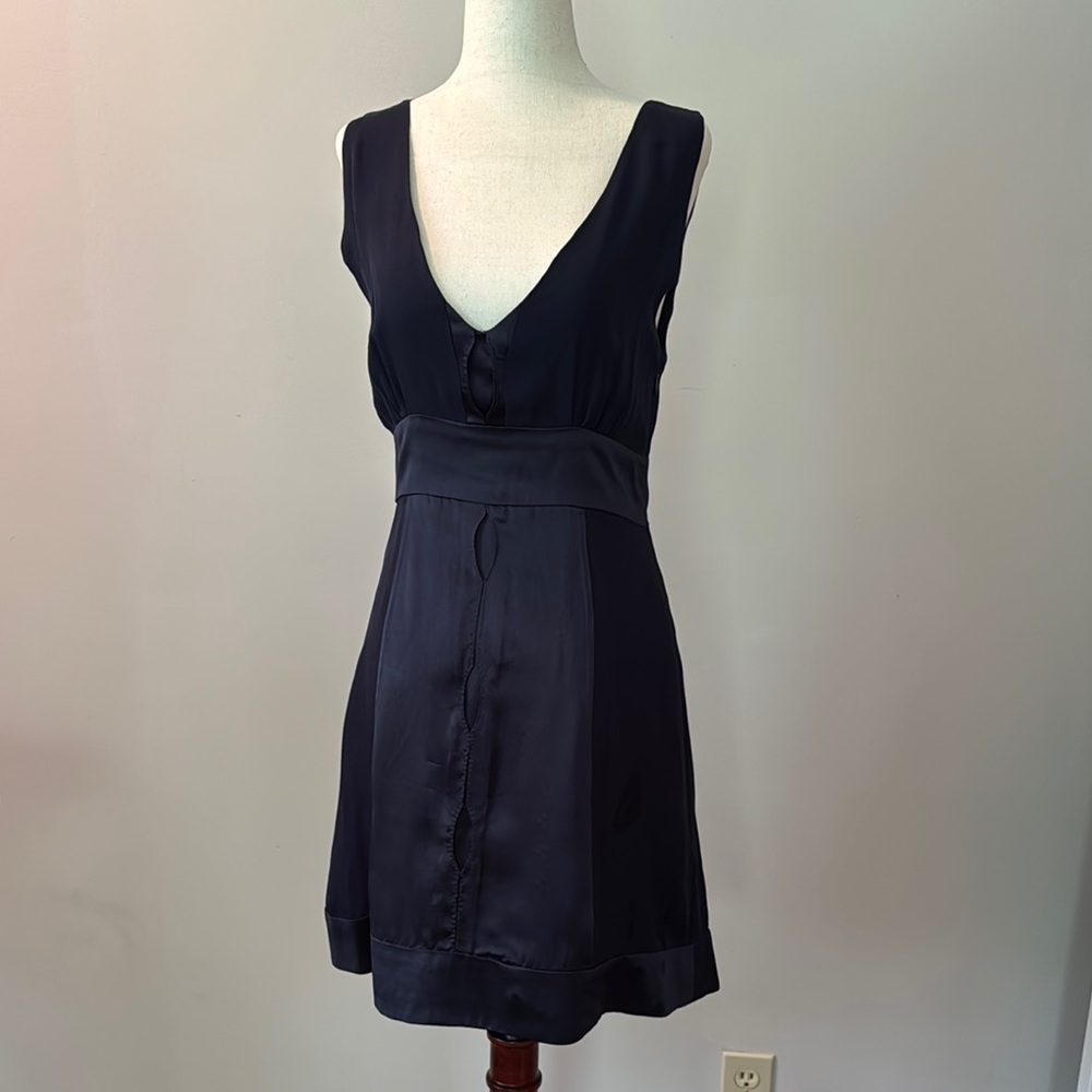 Elegant Navy Sleeveless Dress